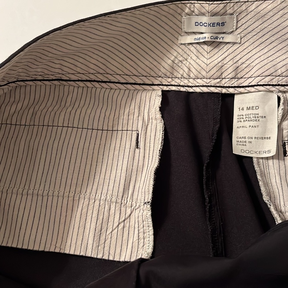 Dockers Mid Rise Curvy - Picture 5 of 9